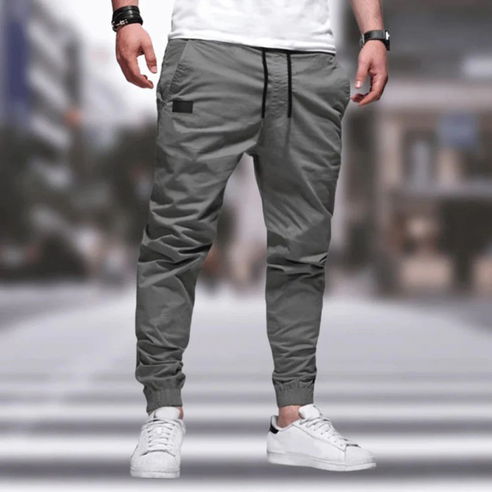 Stijlvolle en comfortabele cargo zomerbroek voor mannen, ideaal voor warme dagen.
