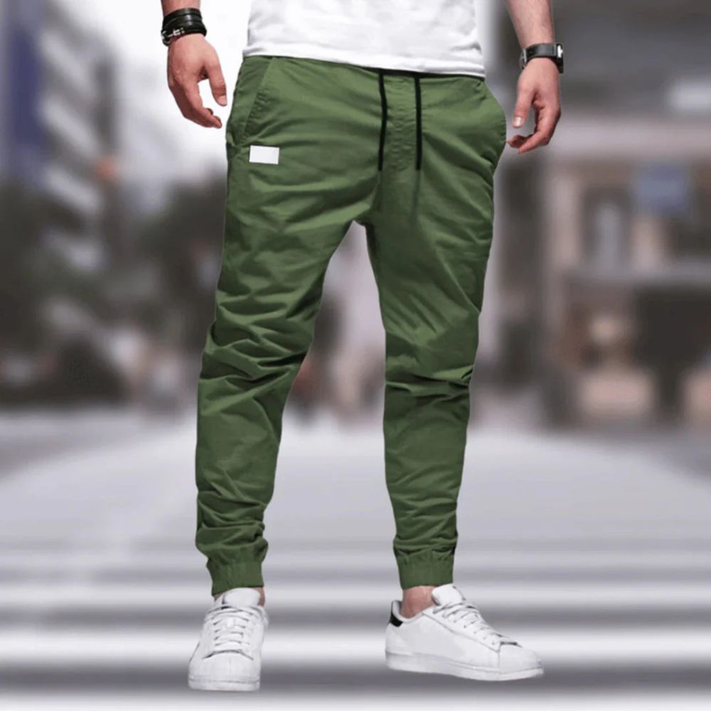 Stijlvolle en comfortabele cargo zomerbroek voor mannen, ideaal voor warme dagen.
