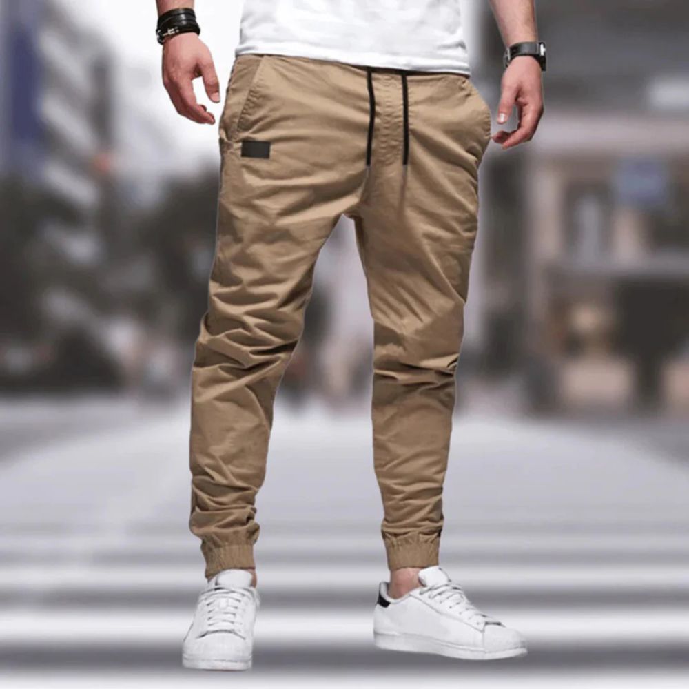 Stijlvolle en comfortabele cargo zomerbroek voor mannen, ideaal voor warme dagen.