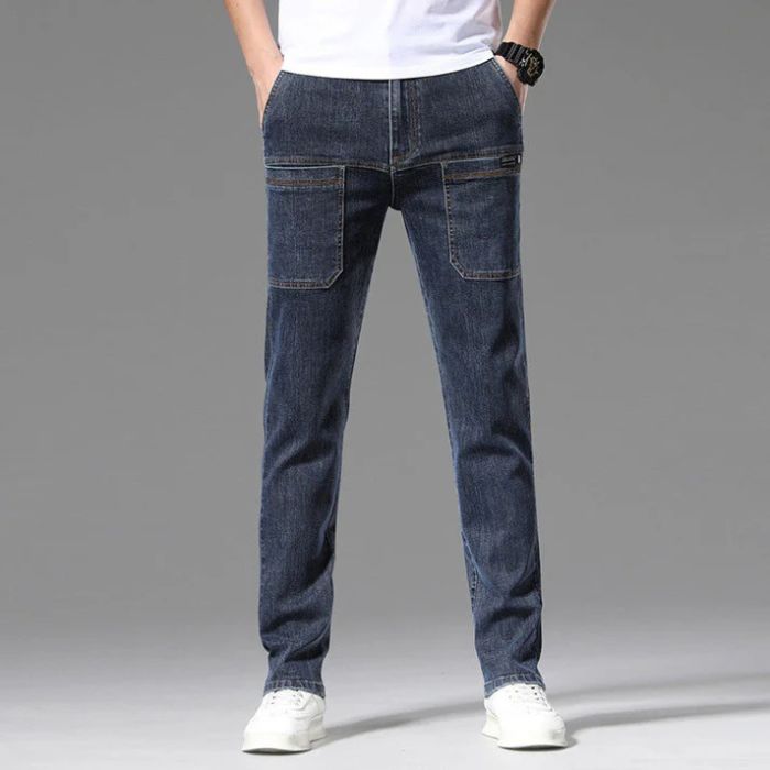 Stijlvolle en lichte denim zomerjeans voor heren, ideaal voor warme dagen.