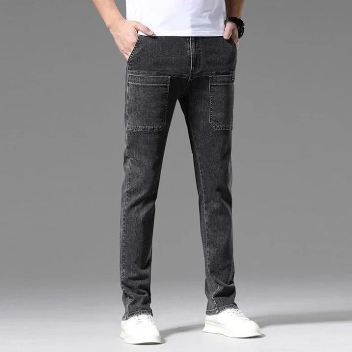 Stijlvolle en lichte denim zomerjeans voor heren, ideaal voor warme dagen.
