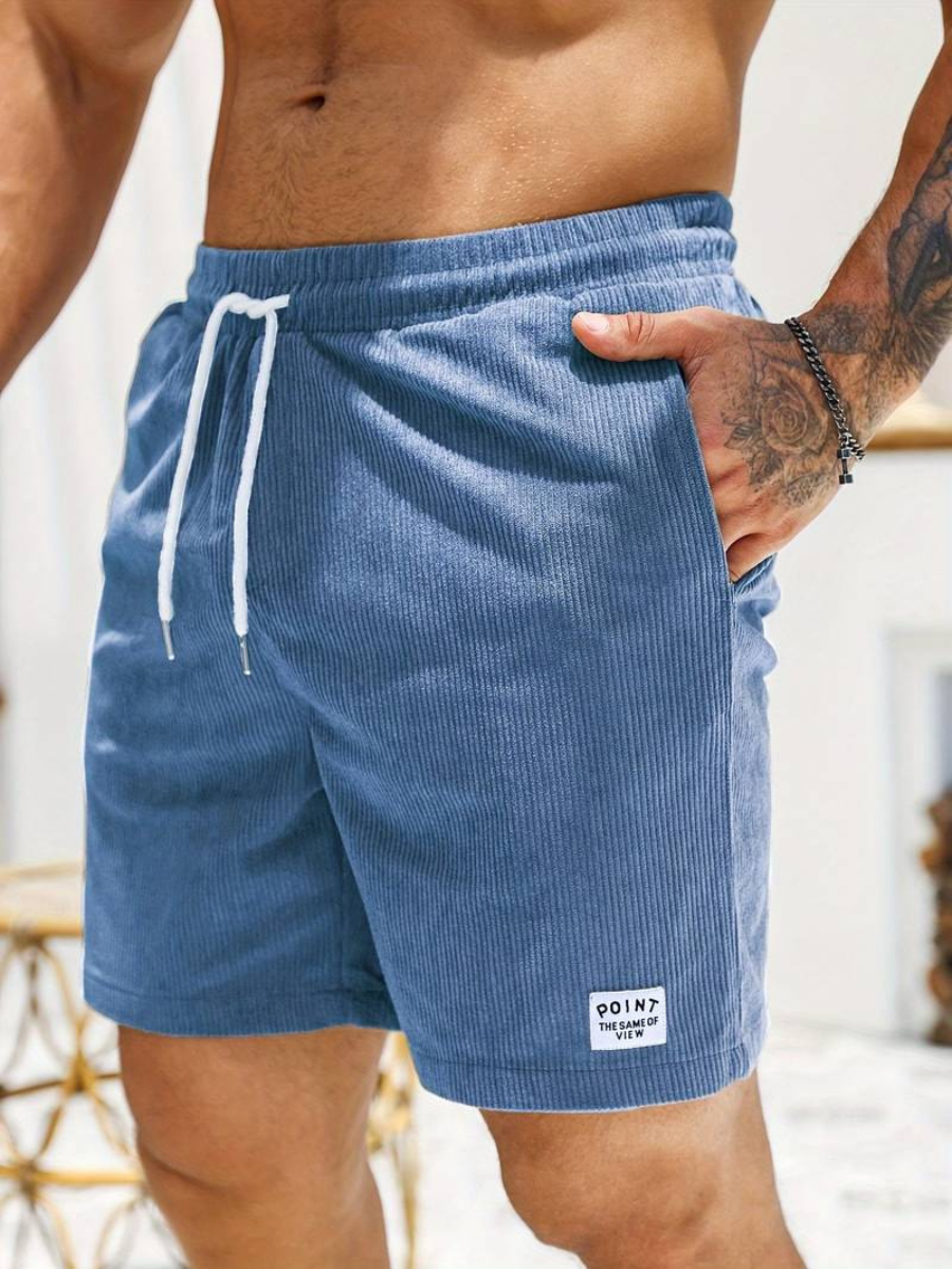 Hippe actieve strandshort voor heren in lichtgrijs met elastische tailleband en modern geribbeld design.