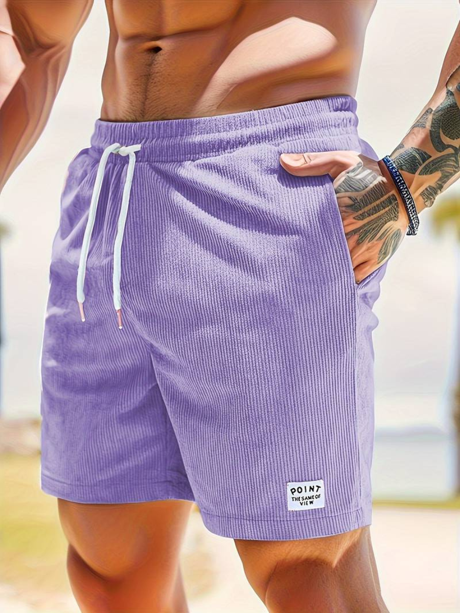 Hippe actieve strandshort voor heren in lichtgrijs met elastische tailleband en modern geribbeld design.