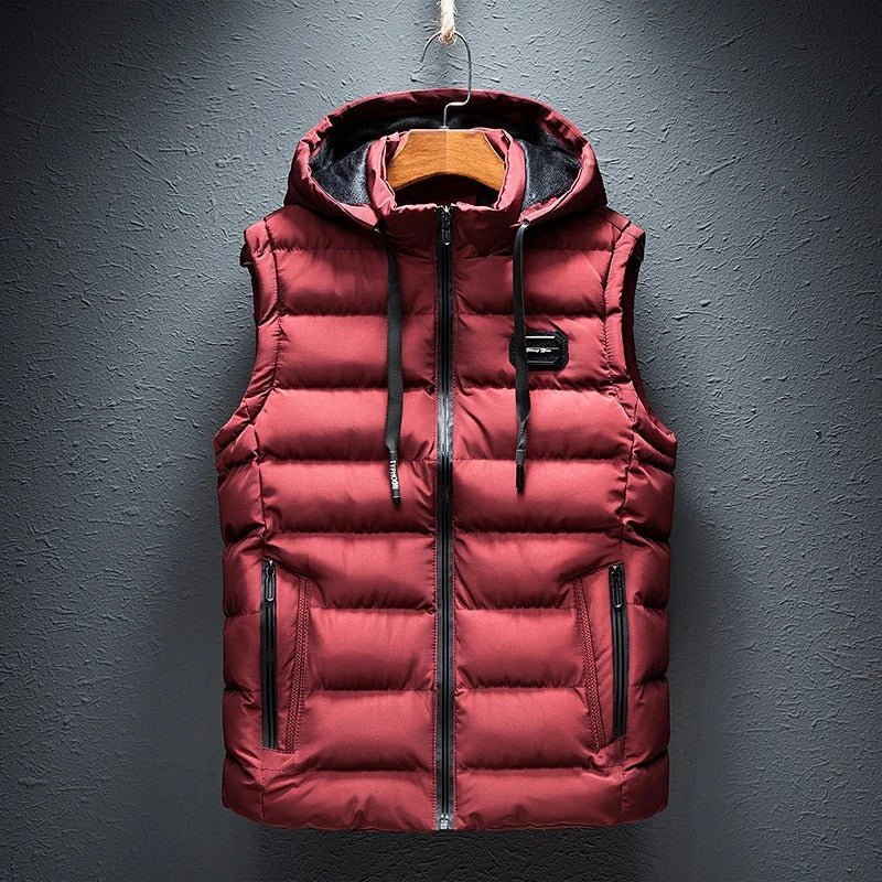 Casual warm herenvest met capuchon in donkerblauw, ideaal voor koude dagen en een stijlvolle look.