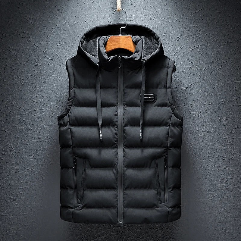 Casual warm herenvest met capuchon in donkerblauw, ideaal voor koude dagen en een stijlvolle look.