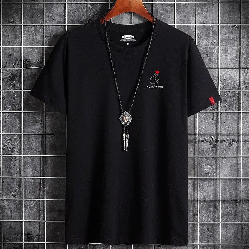 Stijlvol zwart zomershirt voor heren met grafische print, ideaal voor een casual en trendy look.