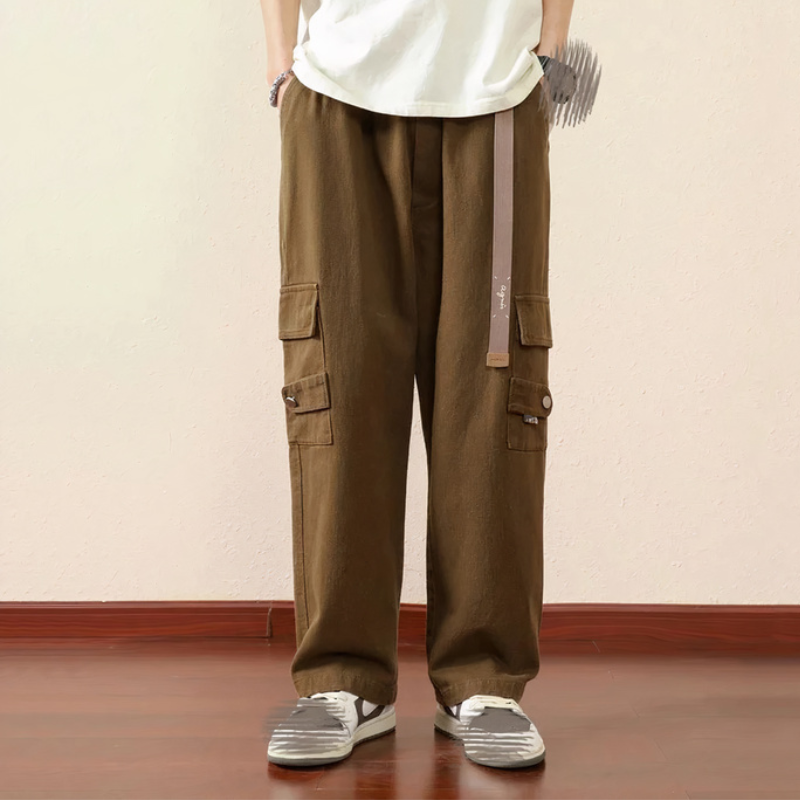 Luchtige en stijlvolle joggerbroek met elastische taille voor zomers comfort.