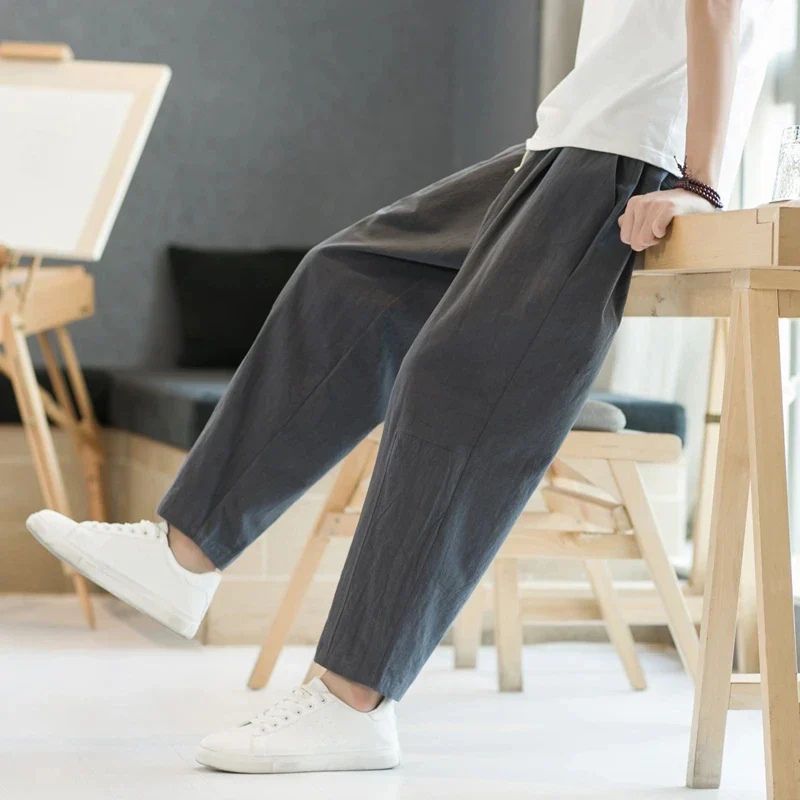 Linnen zomerbroek voor heren, casual en luchtig voor warme dagen.
