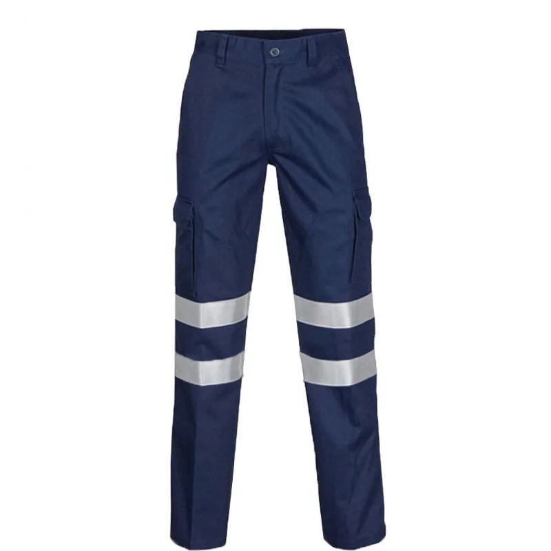Duurzame reflecterende werkbroek voor heren met hoge zichtbaarheid en stevige materialen.







