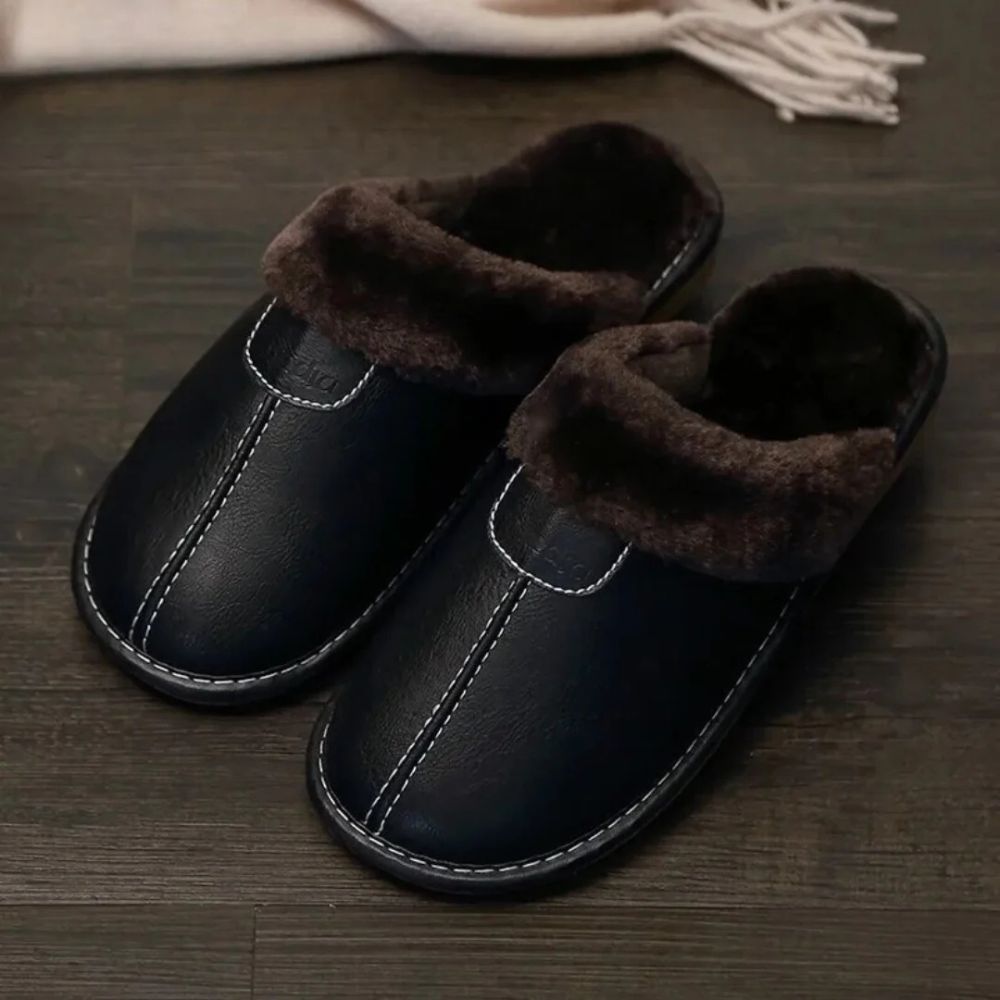 Stijlvolle leren herensandalen met zachte voering en stevige antislipzool.