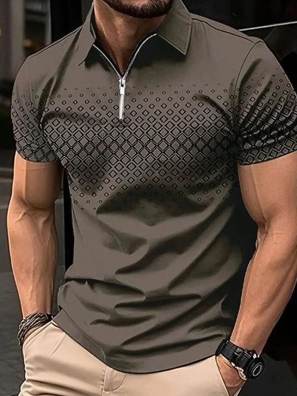 Klassiek zomerpoloshirt voor heren met ritssluiting, subtiele print en ademend materiaal.