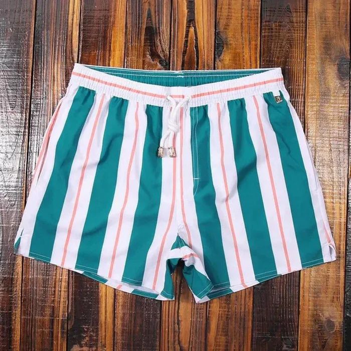 Klassieke zwemshorts met streeppatroon, ideaal voor zomerse dagen.