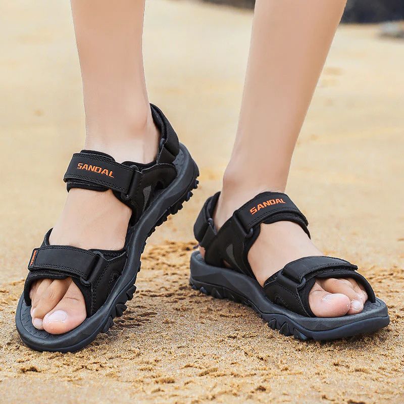 Lichtgewicht en ademende zomersandalen voor heren met verstelbare klittenbandsluiting en antislip zool, perfect voor strand- en stadsavonturen.