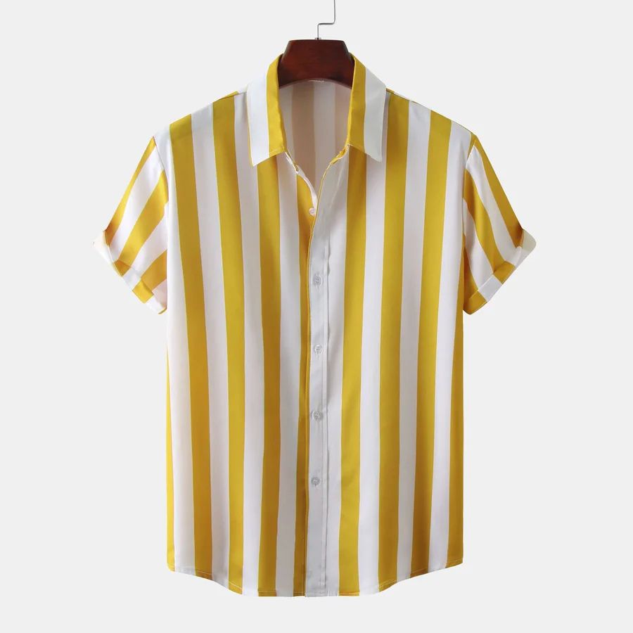 Luchtig gestreept zomershirt voor heren met korte mouwen en knoopsluiting.







