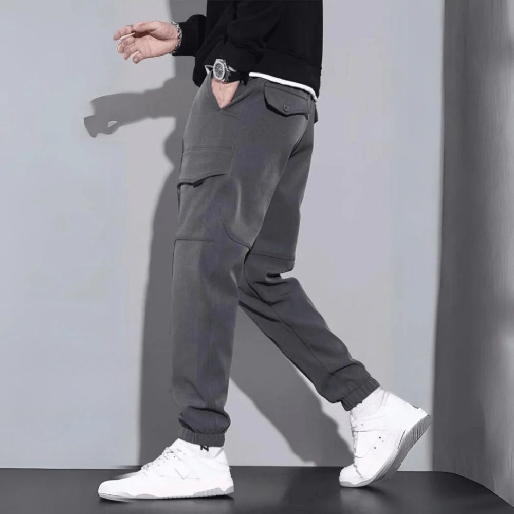 Modieuze en comfortabele heren cargo broek, perfect voor warme dagen en casual gelegenheden.