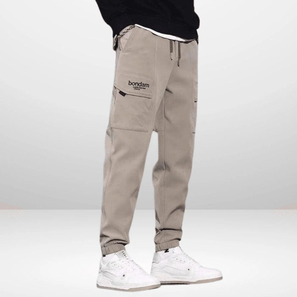 Modieuze en comfortabele heren cargo broek, perfect voor warme dagen en casual gelegenheden.