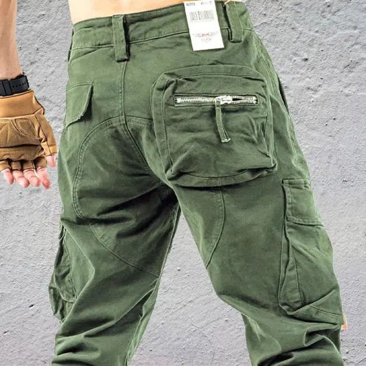 Functionele tactische zomerbroek met meerdere zakken voor outdooractiviteiten.